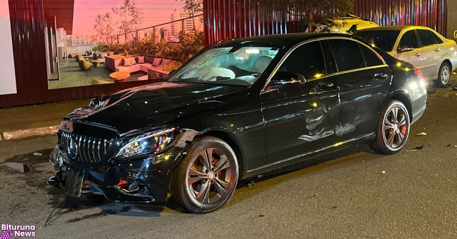 Adolescente pega Mercedes do pai, atropela ciclista e causa acidente em Maringá