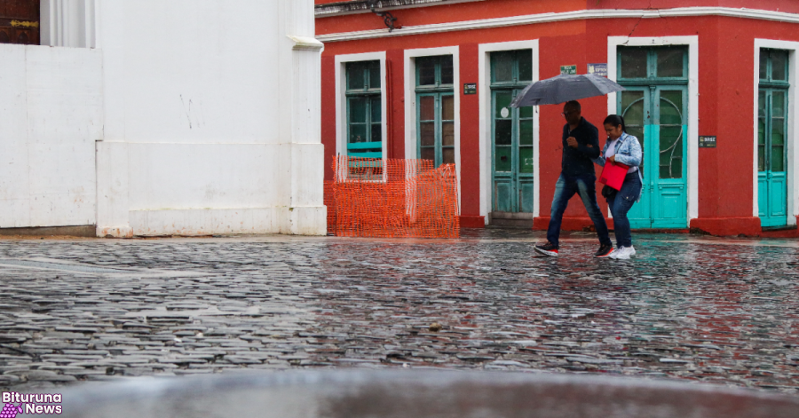 Frente fria avança pelo Paraná e deve provocar chuva e queda de temperatura nesta semana