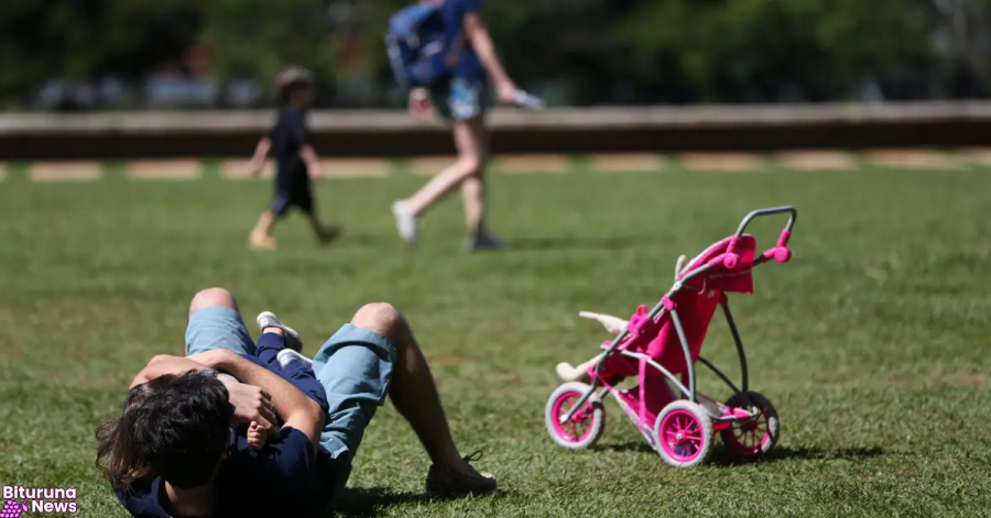 Licença-paternidade de até 20 dias é aprovada no Senado 