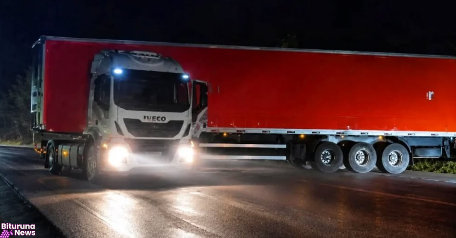 Caminhão atravessa pista e bloqueia BR-153 na Serra do Leão após motorista passar mal