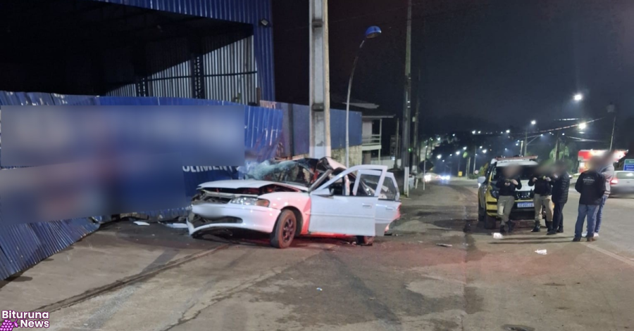 Motorista fica ferido após colidir contra muro e poste na PR-170, em Bituruna