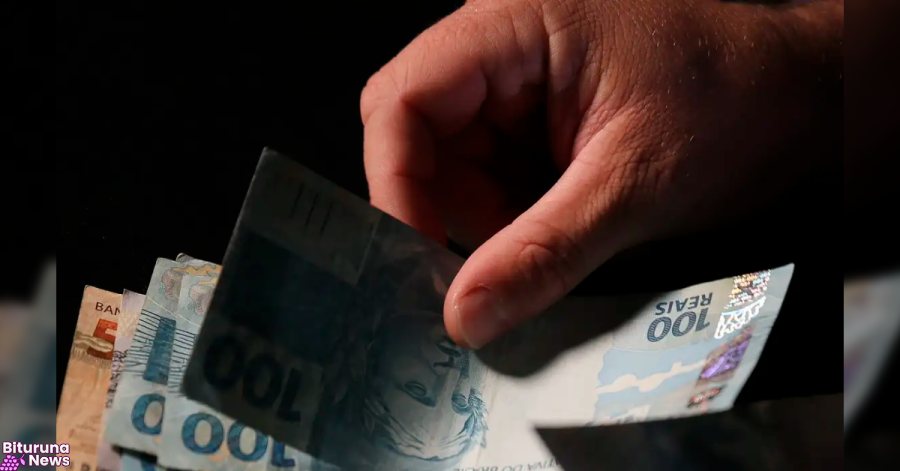 Trabalhadores nascidos em setembro e outubro recebem abono salarial