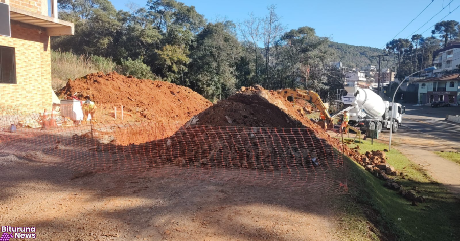 PR-170 recebe obras de interseção e vias marginais em Bituruna