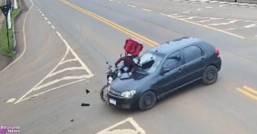 Câmera flagra colisão entre carro e moto em trevo perigoso de Bituruna