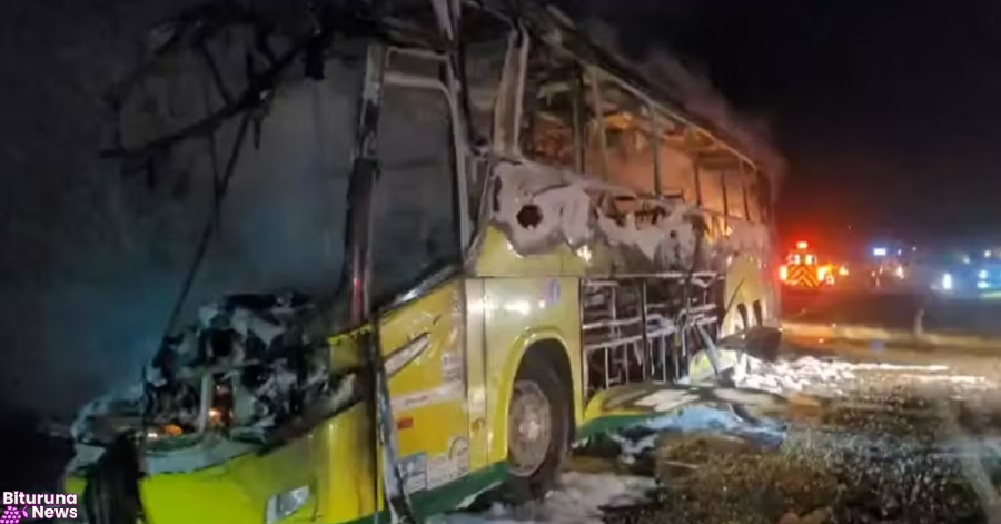 Ônibus pega fogo após bater em carreta na BR-376, em Ortigueira; nove pessoas ficam feridas