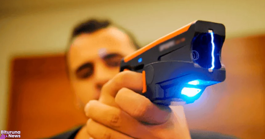 Motorista foge de abordagem, desacata PM e é contido com TASER entre Rio Azul e Mallet